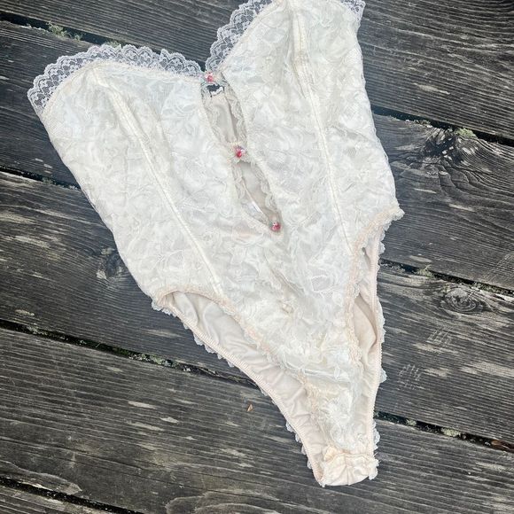 VINTAGE LACY STRAPLESS BODYSUIT SIZE MEDIUM - Picture 9 of 9